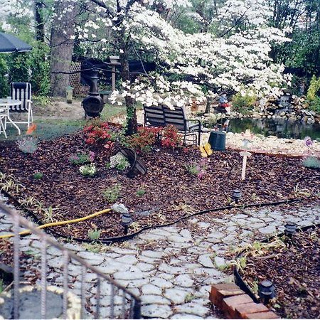 The Twin Magnolias Bed & Breakfast 罗阿诺克拉皮兹 外观 照片